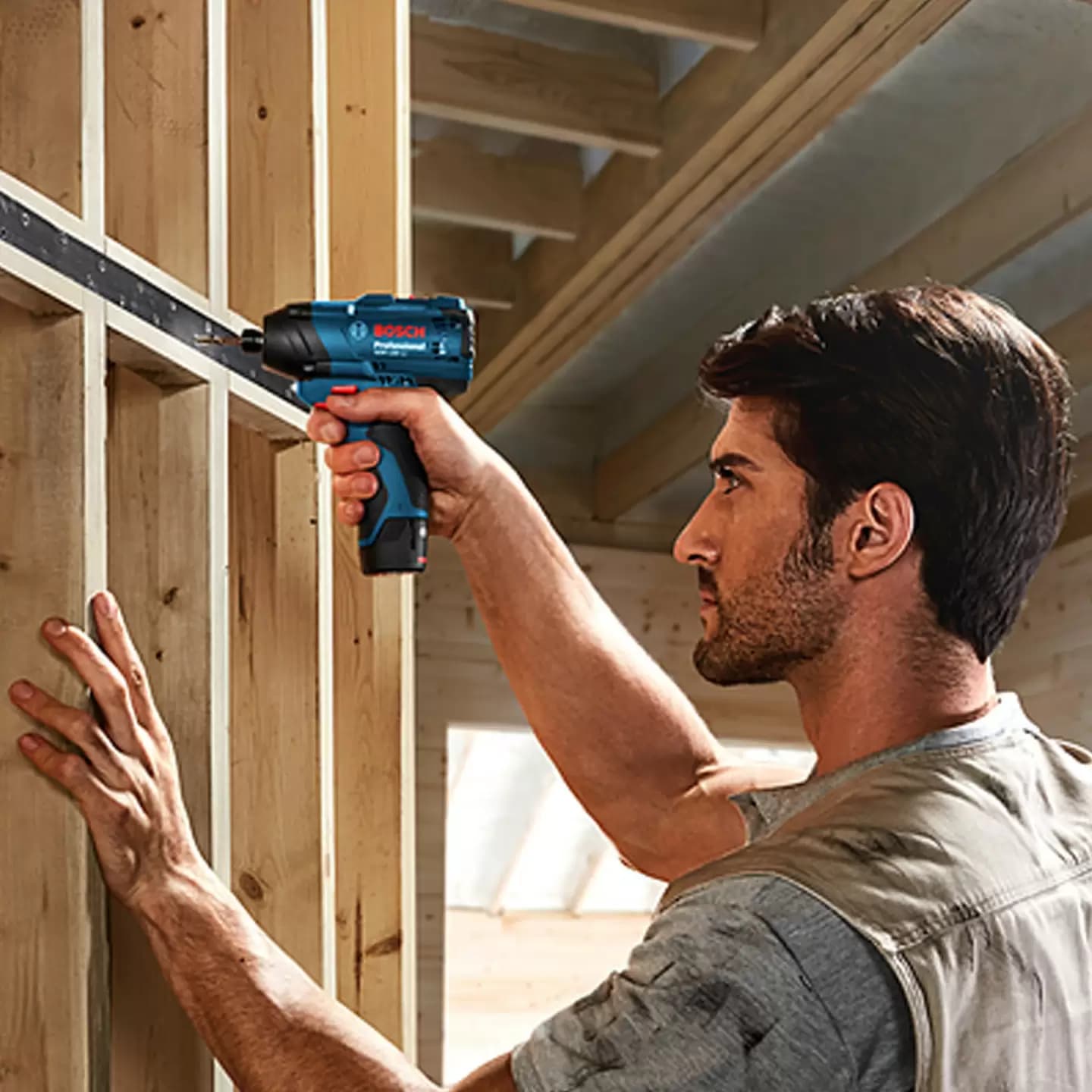 BOSCH GDR 120LI AKÜLÜ DARBELİ TORNAVİDA 12 V 2X2,0 AH